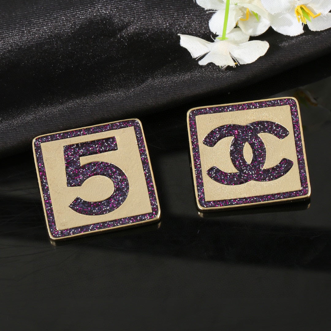 delicate Brooch for women - product detail view