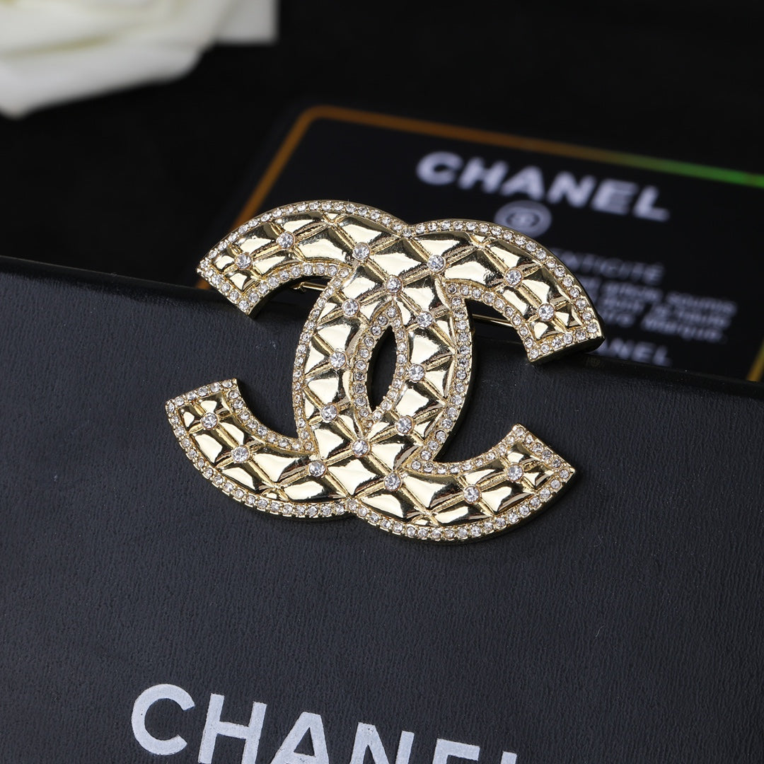 double c Brooch for women - product detail view