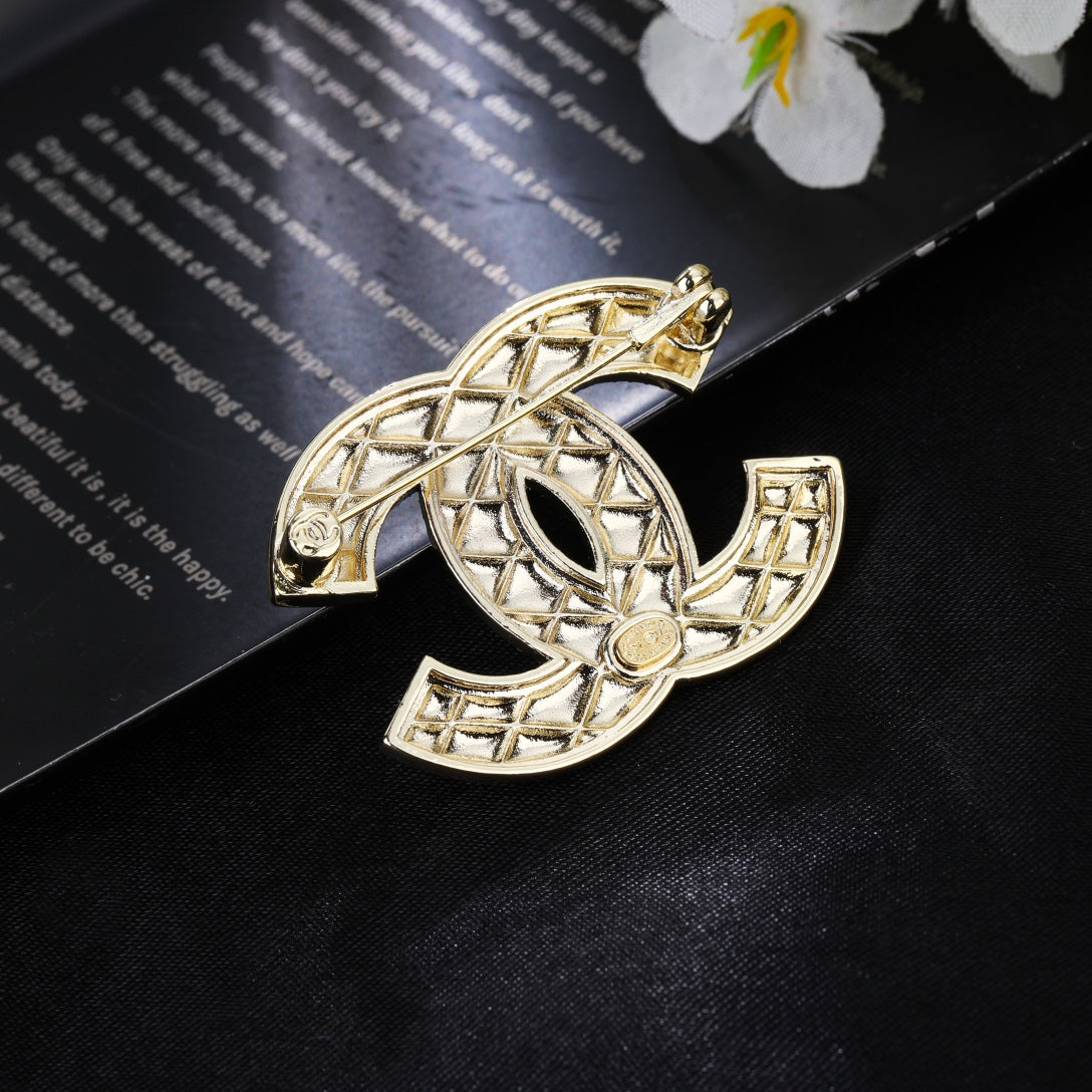 double c Brooch for women - alternate angle view 7