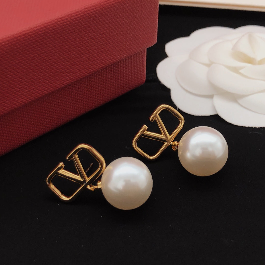 pearl Stud Earrings for women - alternate angle view 4