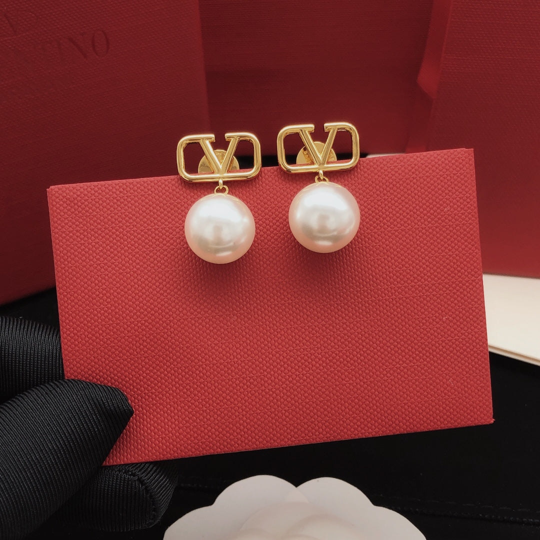 pearl Stud Earrings for women - alternate angle view 6