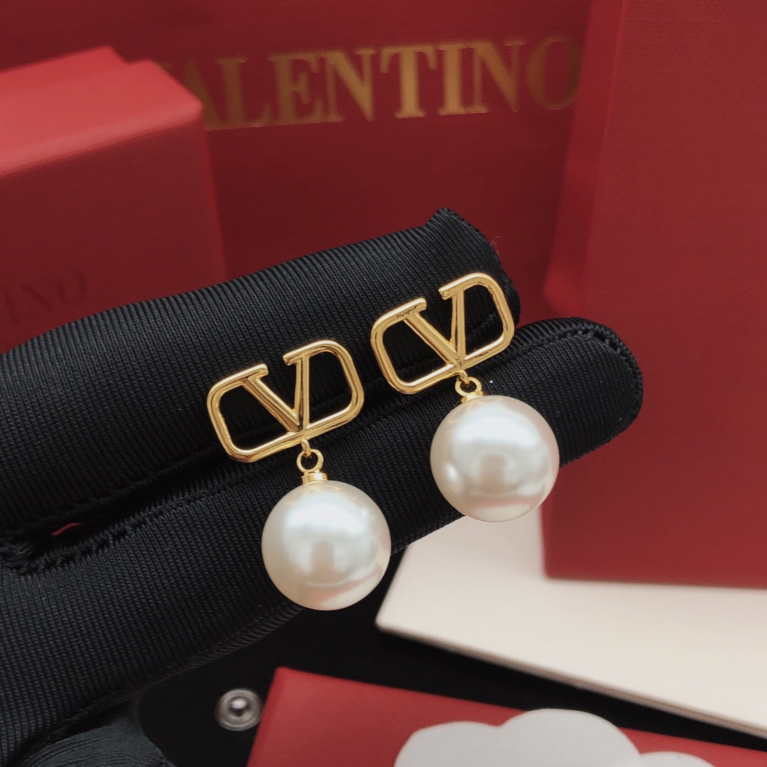 pearl Stud Earrings for women - product detail view