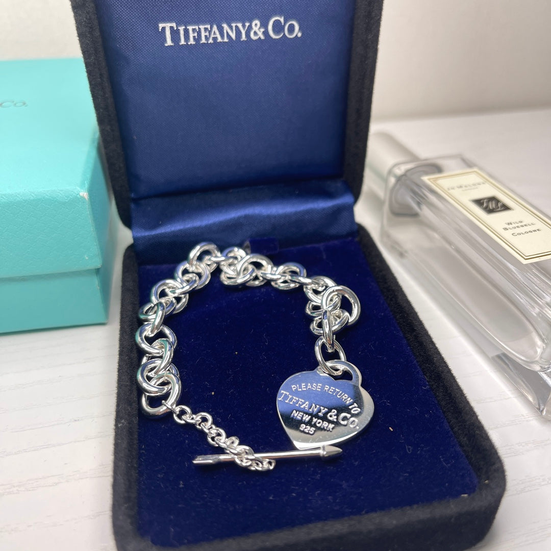 Bracelet for women - alternate angle view 4