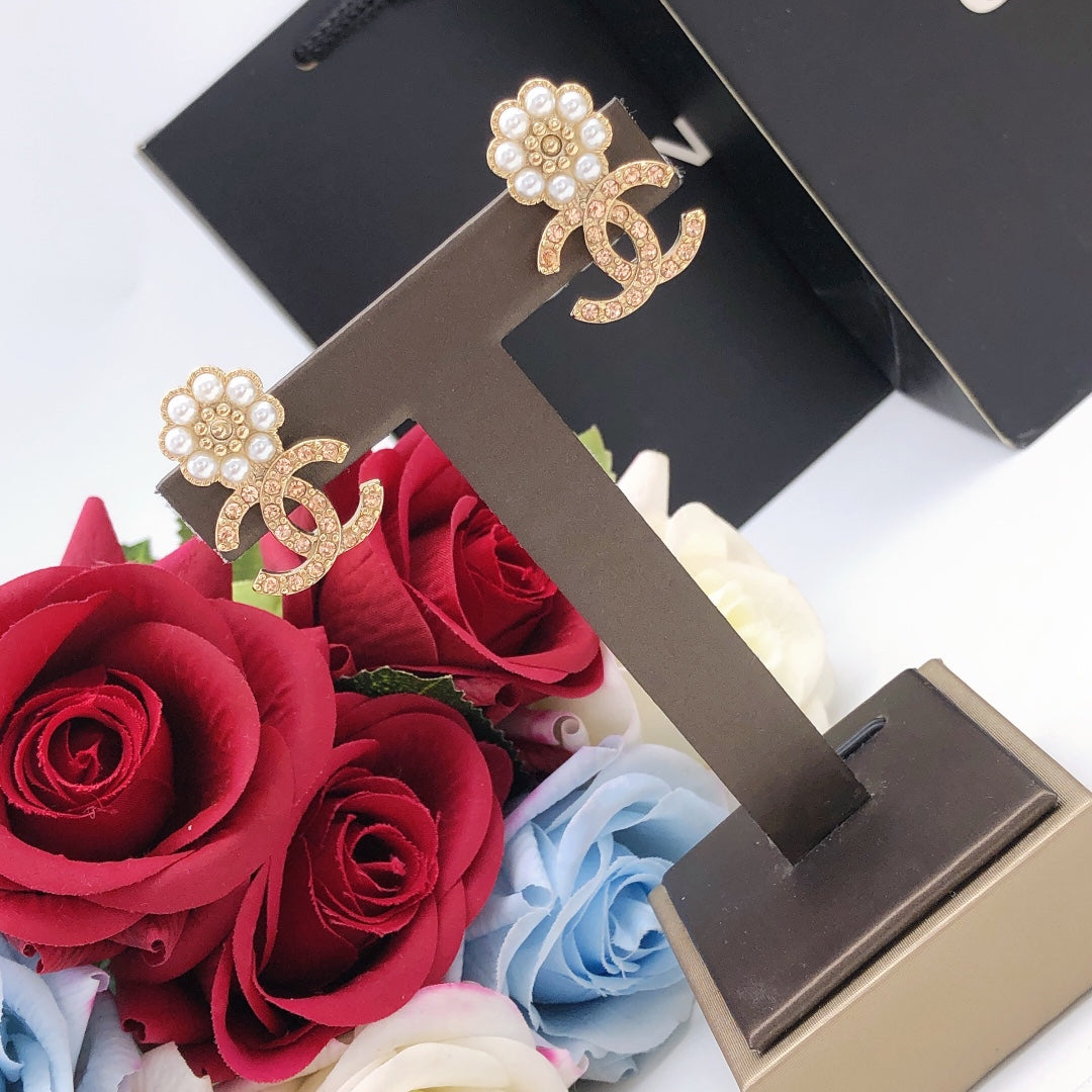 yellow brass floral fashion accessory for women - alternate angle view 9