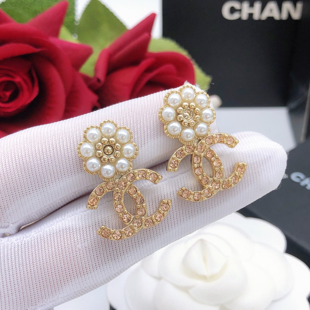 yellow brass floral fashion accessory for women - alternate angle view 3