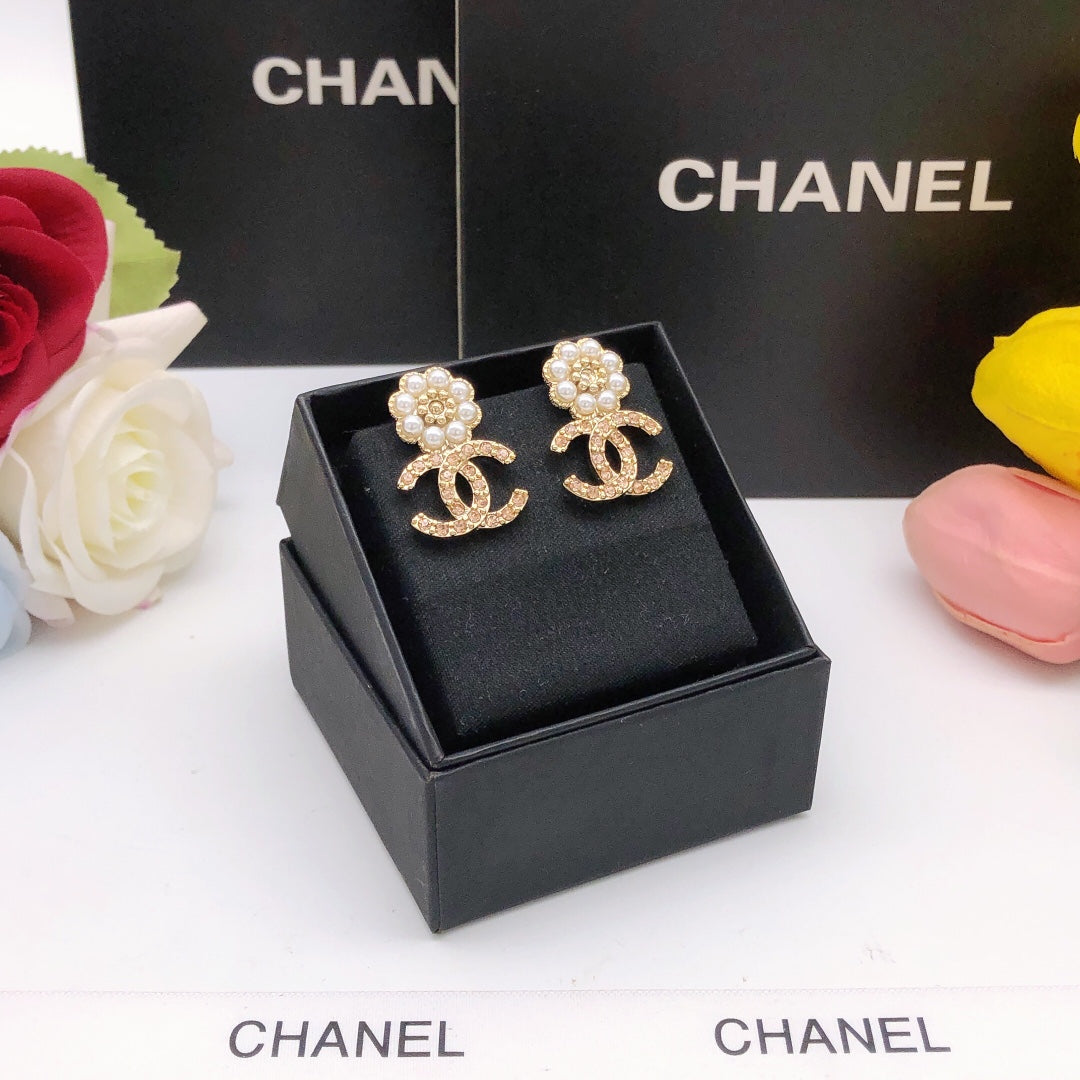 yellow brass floral fashion accessory for women - alternate angle view 5