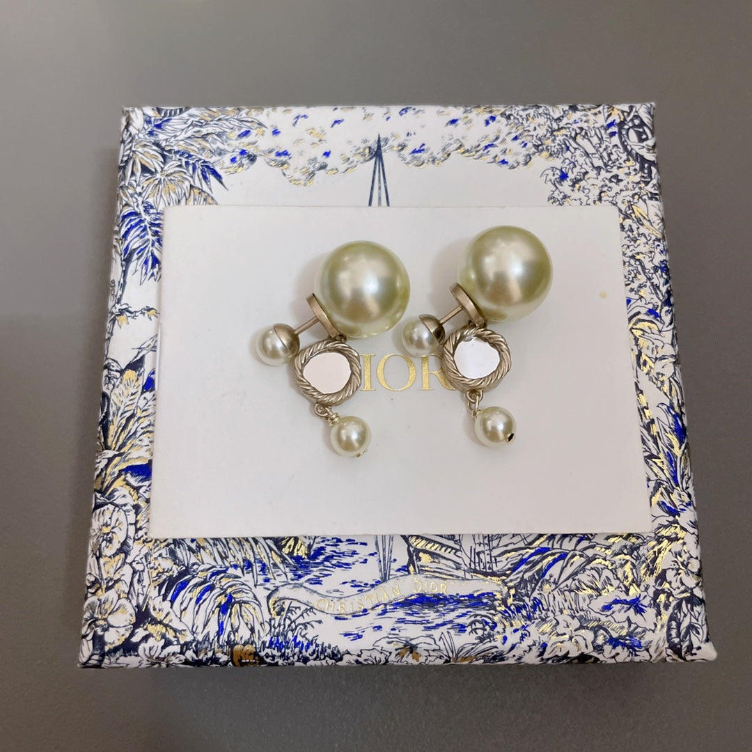 elegant Pendant for women - product detail view