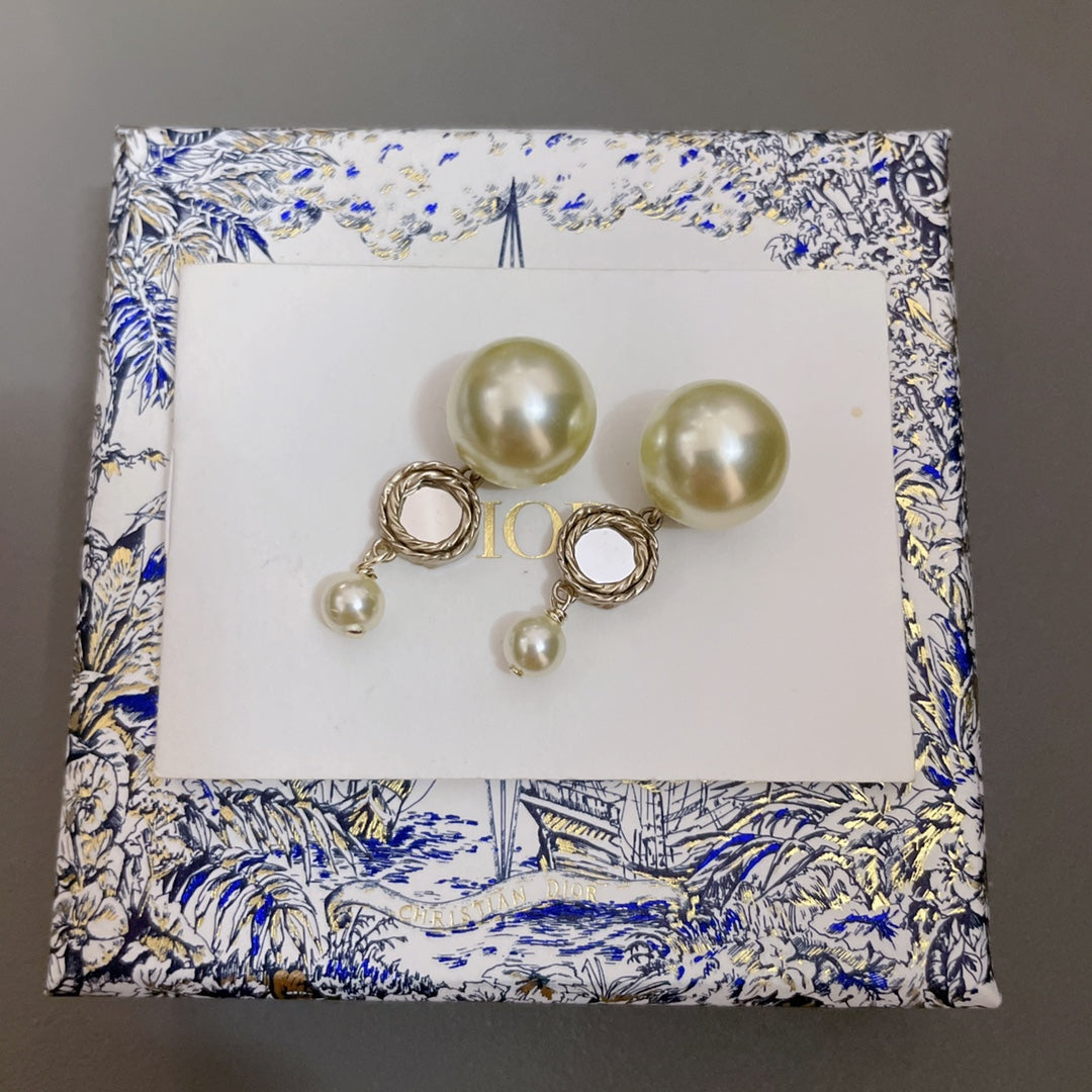 elegant Pendant for women - alternate angle view 7