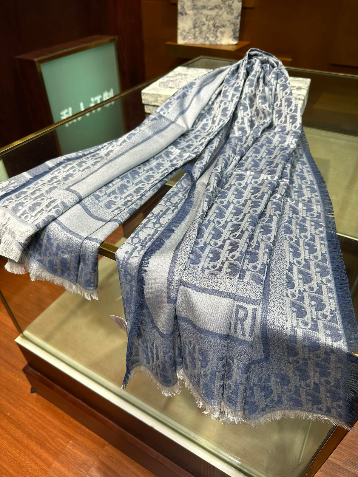 velvet fashion accessory for women - alternate angle view 7