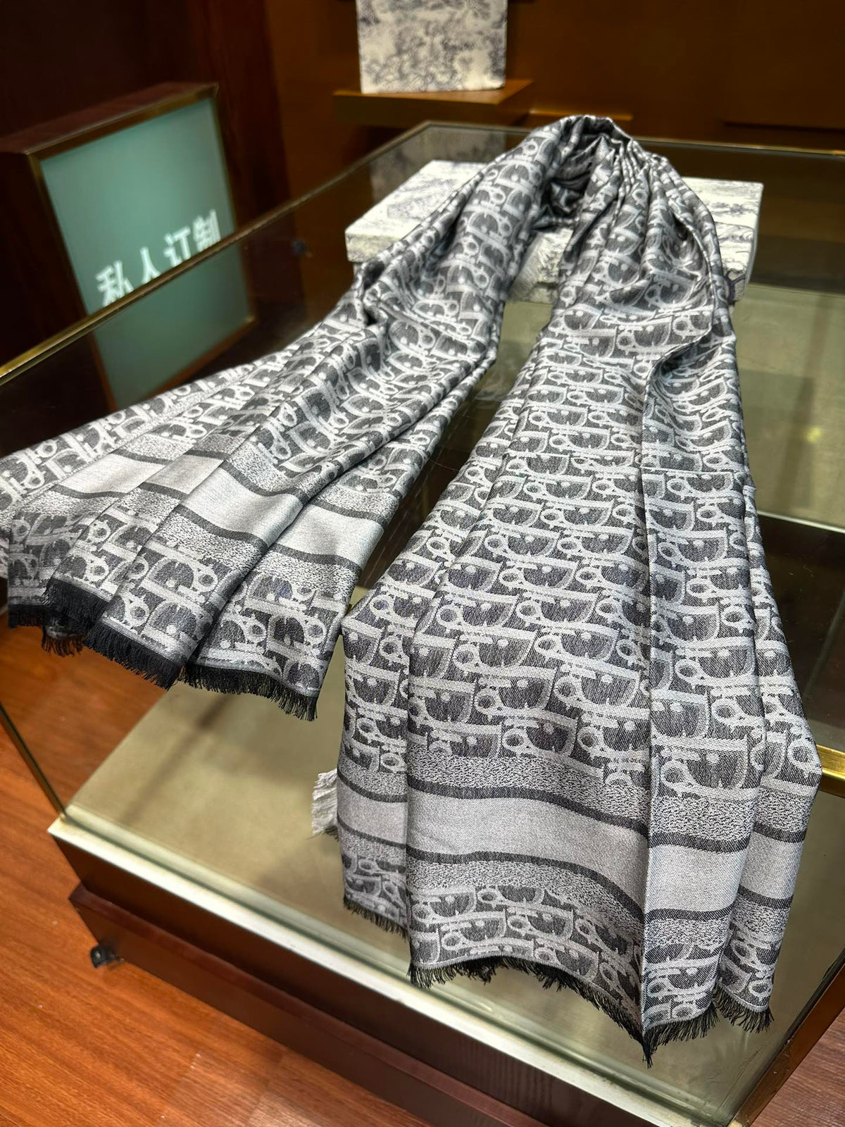 velvet fashion accessory for women - alternate angle view 7