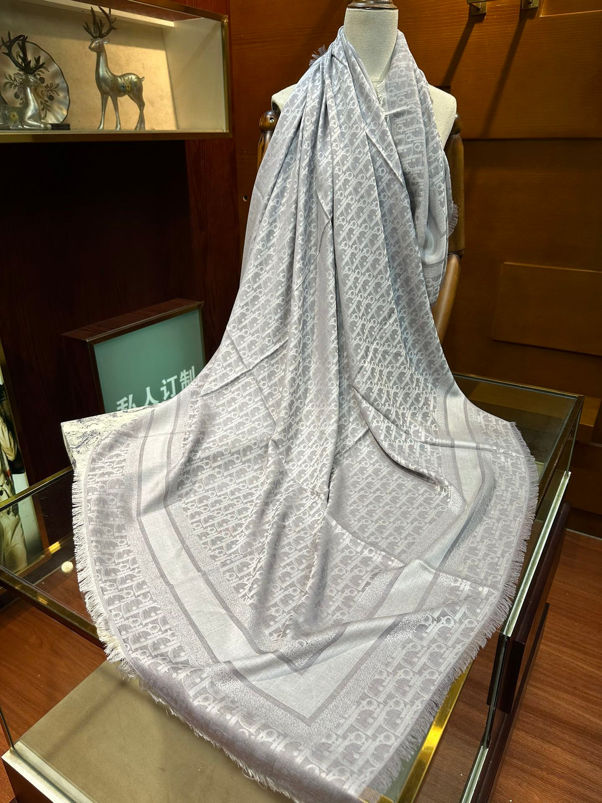 velvet fashion accessory for women - alternate angle view 3