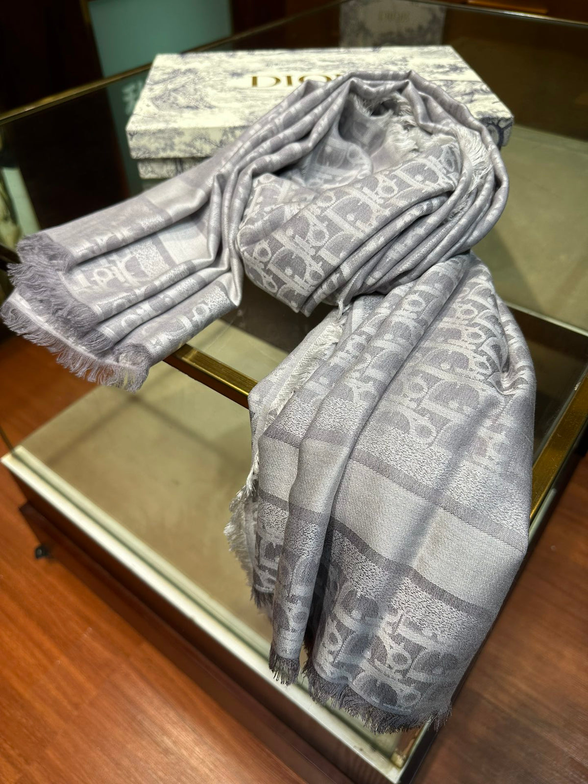 velvet fashion accessory for women - alternate angle view 4