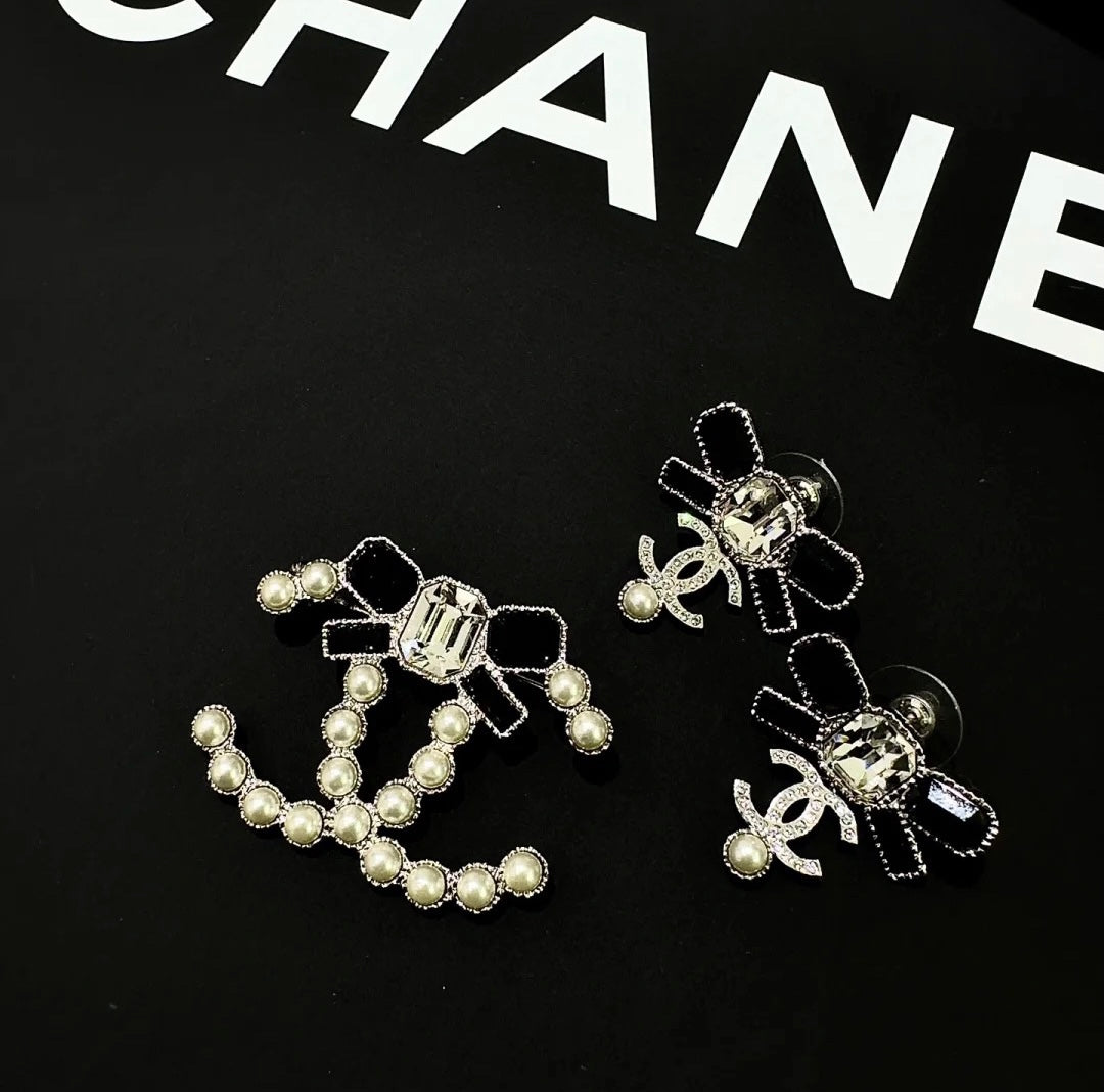black and white pearl butterfly Brooch for women - alternate angle view 8