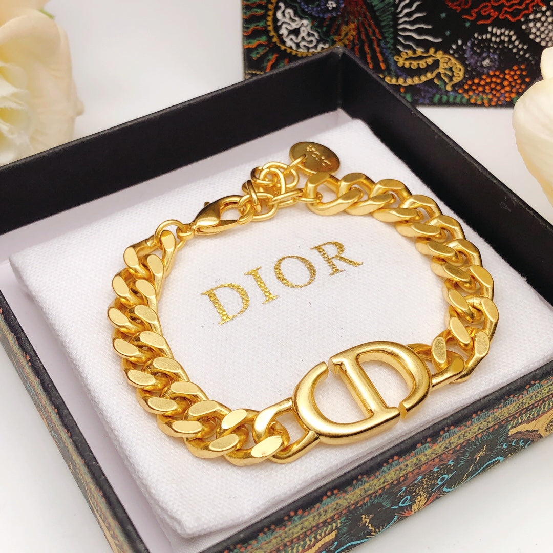 yellow brass Bracelet for women - product detail view