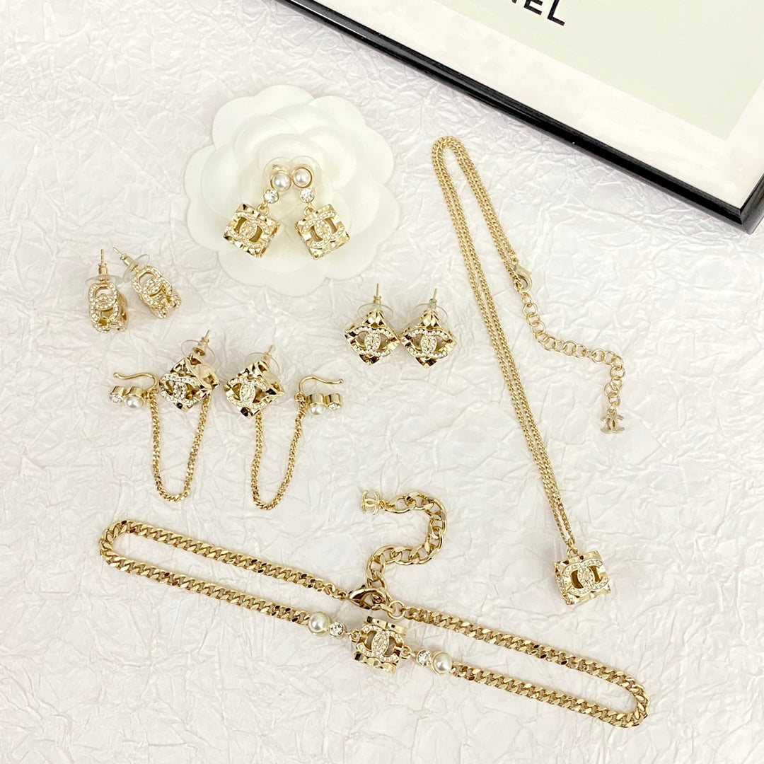 hollow Necklace for women - alternate angle view 8