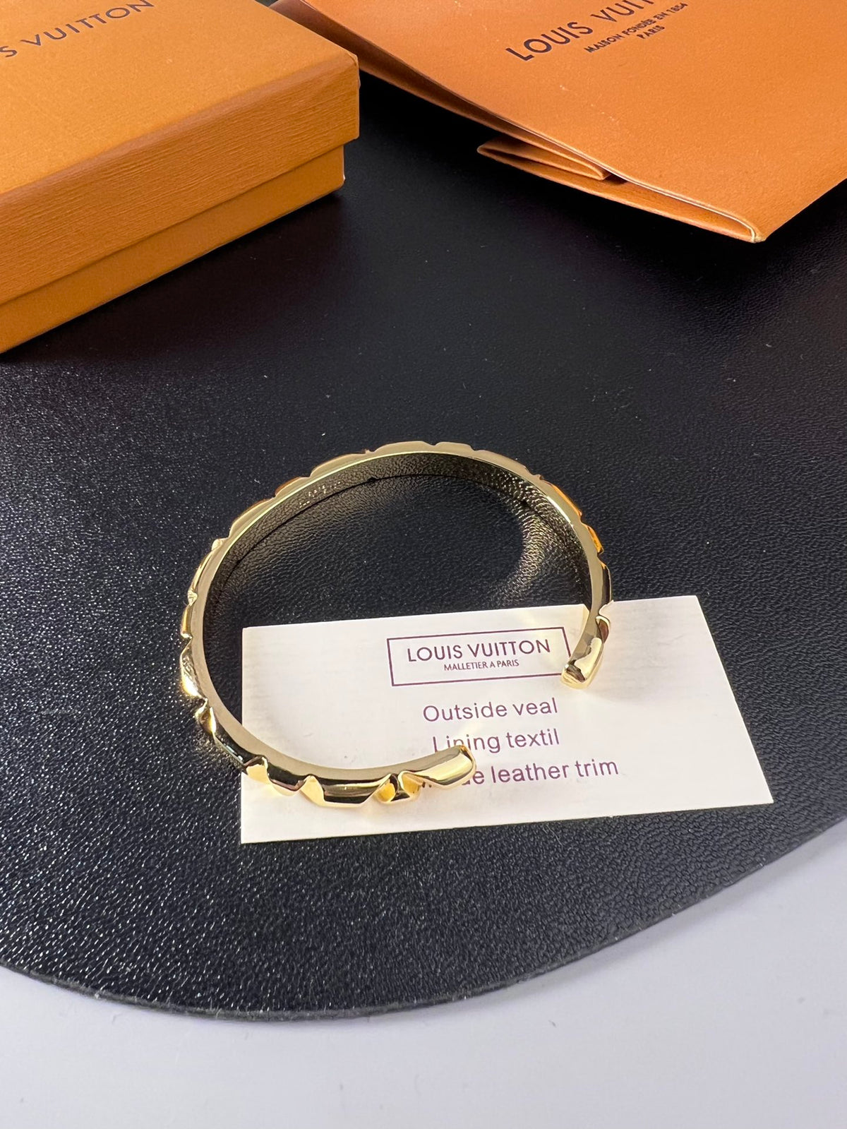 Bangle for women - product detail view