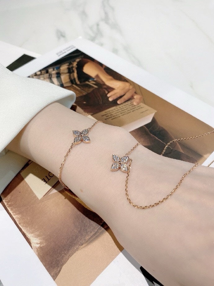 gold mother of pearl clover Bracelet for women - alternate angle view 7