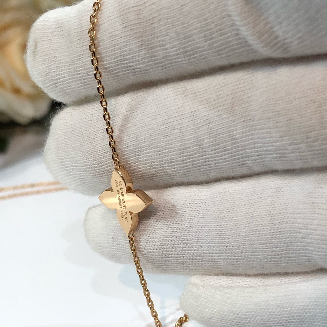 gold mother of pearl clover Bracelet for women - alternate angle view 4