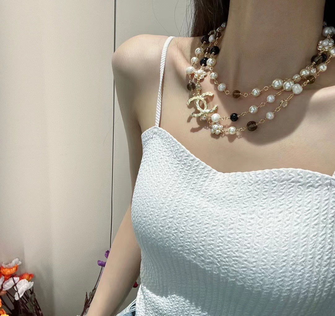 black and white pearl floral Necklace for women - alternate angle view 8