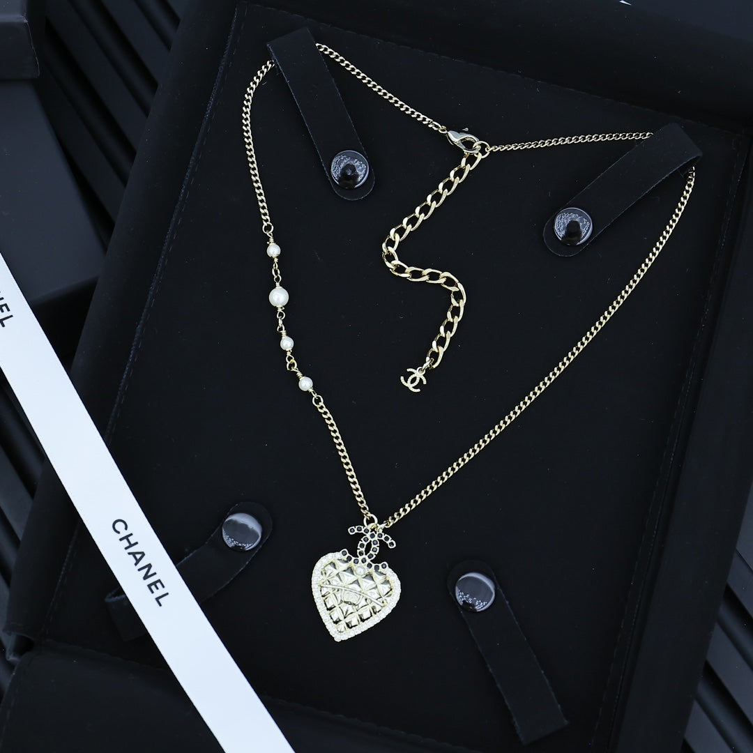 heart Necklace for women - alternate angle view 2
