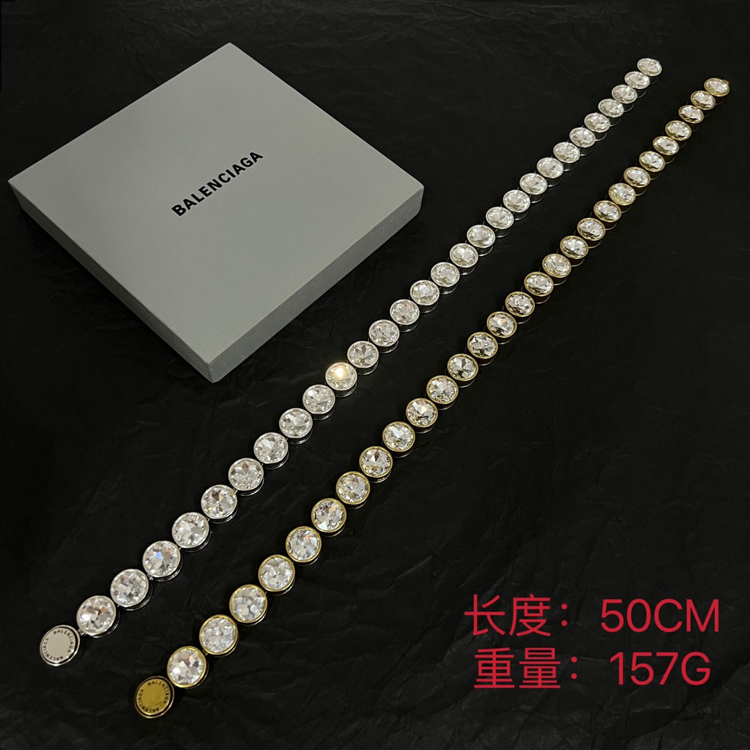 gold vintage Necklace for women - alternate angle view 4