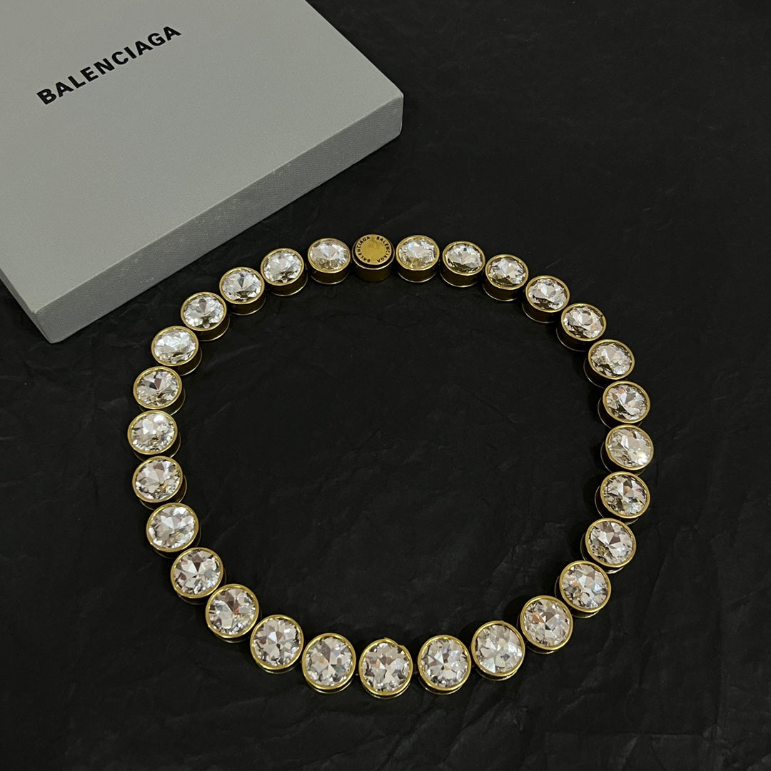 gold vintage Necklace for women - alternate angle view 6