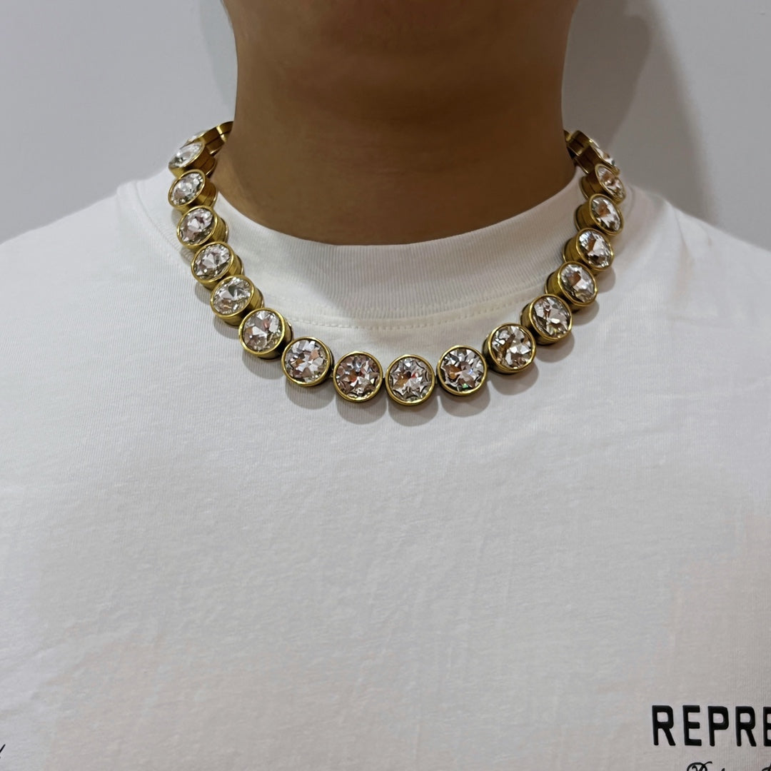 gold vintage Necklace for women - alternate angle view 3