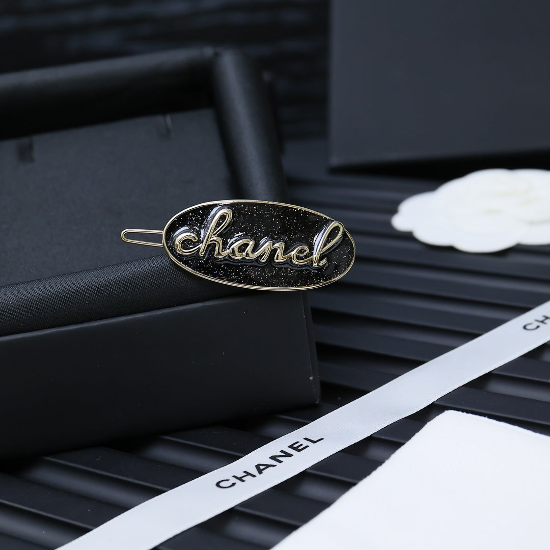 gold enamel letter Hair Clip for women - alternate angle view 3