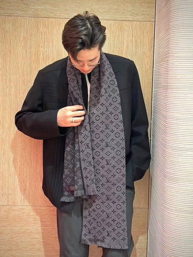 wool floral Scarf for men - alternate angle view 3