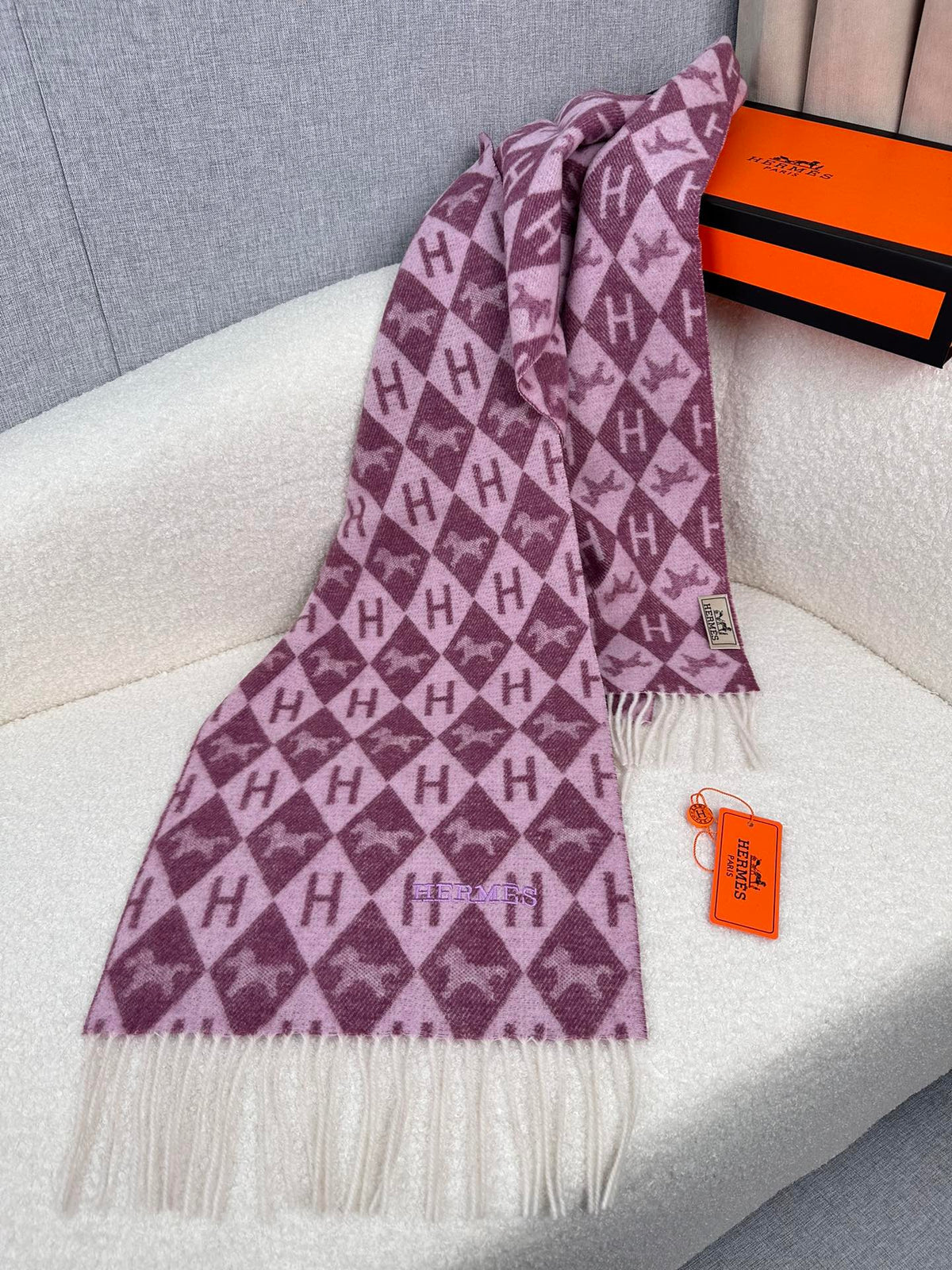 velvet minimalist Scarf for men - alternate angle view 5