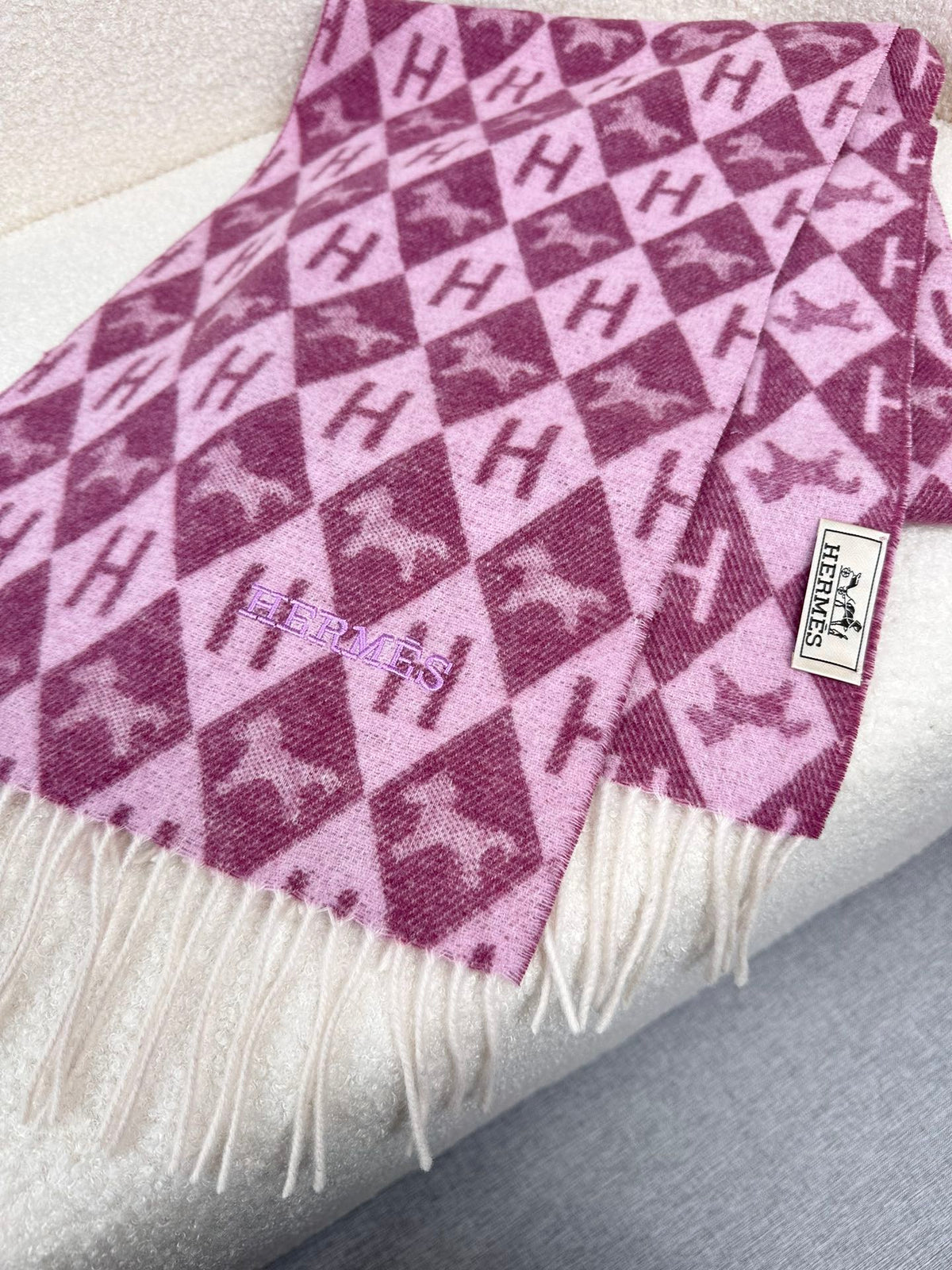 velvet minimalist Scarf for men - alternate angle view 4