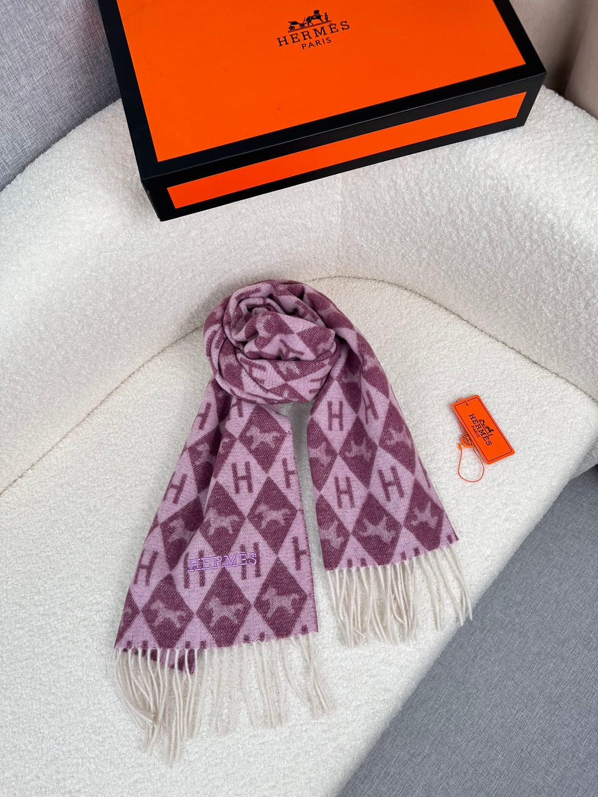 velvet minimalist Scarf for men - alternate angle view 7