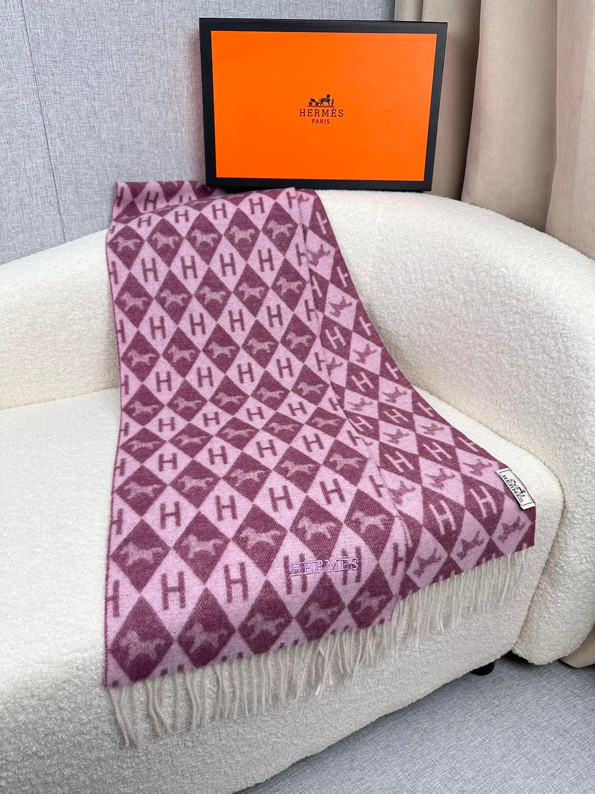 velvet minimalist Scarf for men - alternate angle view 6