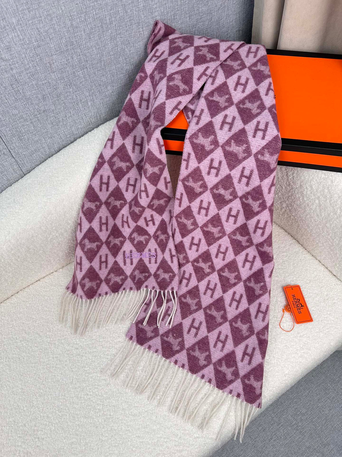 velvet minimalist Scarf for men - alternate angle view 8