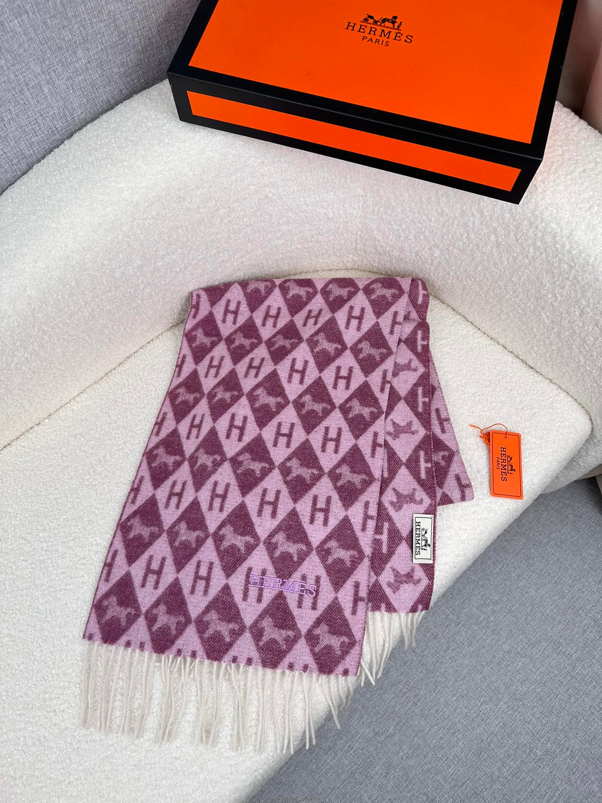 velvet minimalist Scarf for men - alternate angle view 3