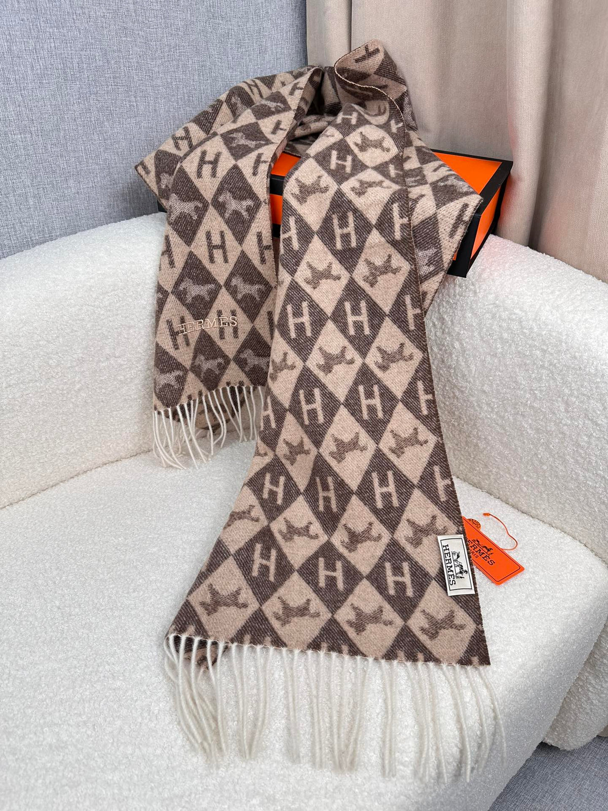 velvet minimalist Scarf for men - alternate angle view 6