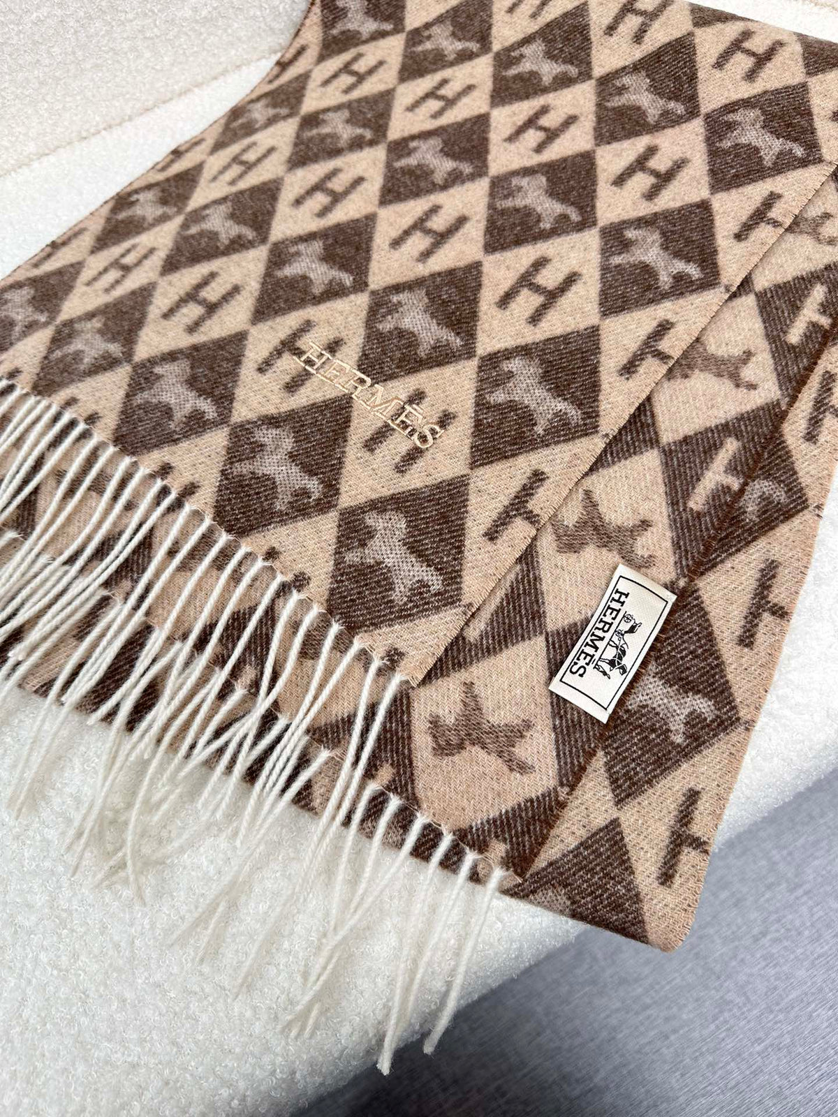 velvet minimalist Scarf for men - alternate angle view 5