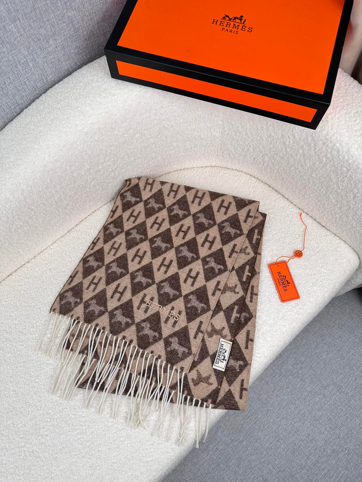 velvet minimalist Scarf for men - alternate angle view 3