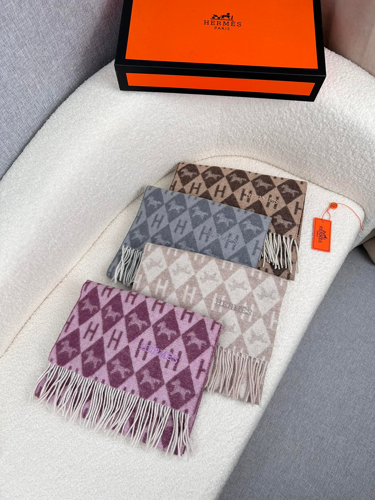velvet minimalist Scarf for men - alternate angle view 9