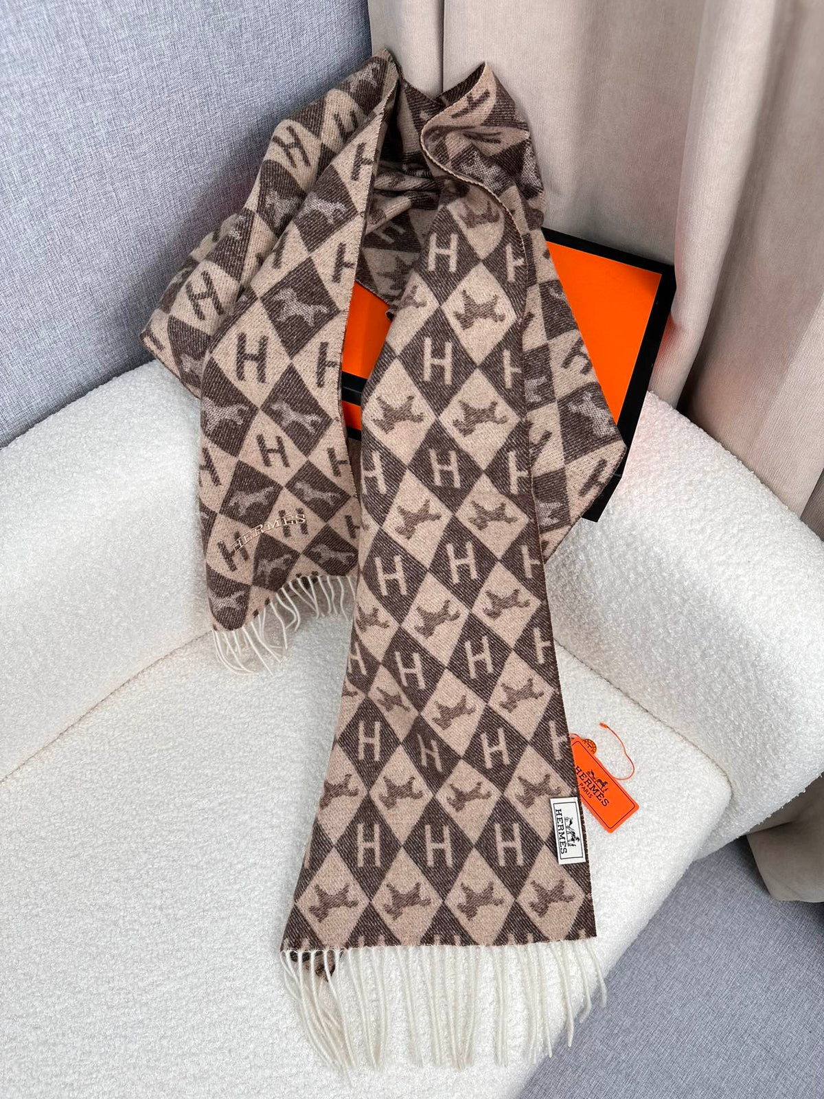 velvet minimalist Scarf for men - alternate angle view 7