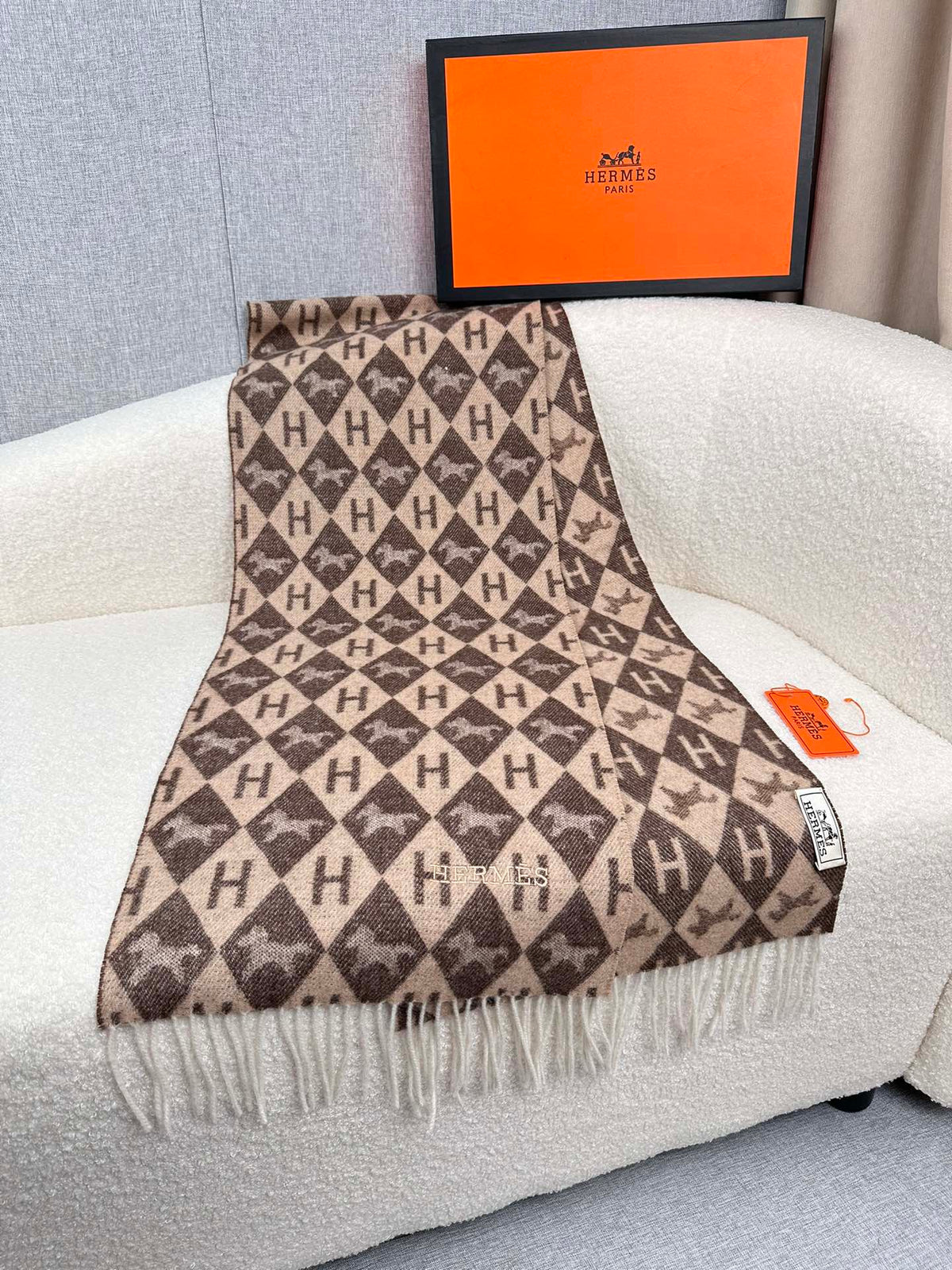 velvet minimalist Scarf for men - alternate angle view 4