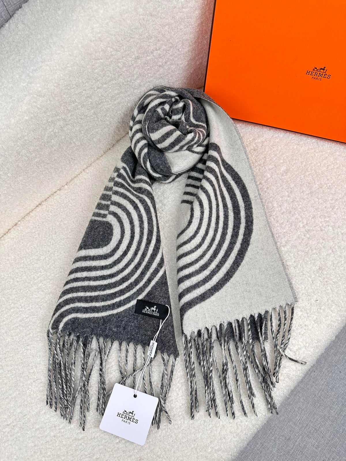 velvet minimalist Scarf for men - alternate angle view 9