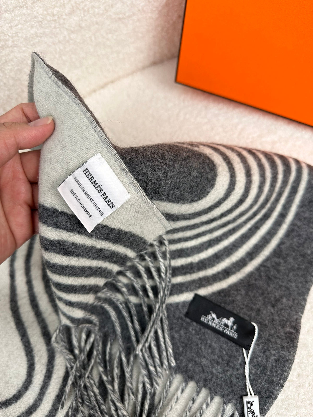 velvet minimalist Scarf for men - alternate angle view 5