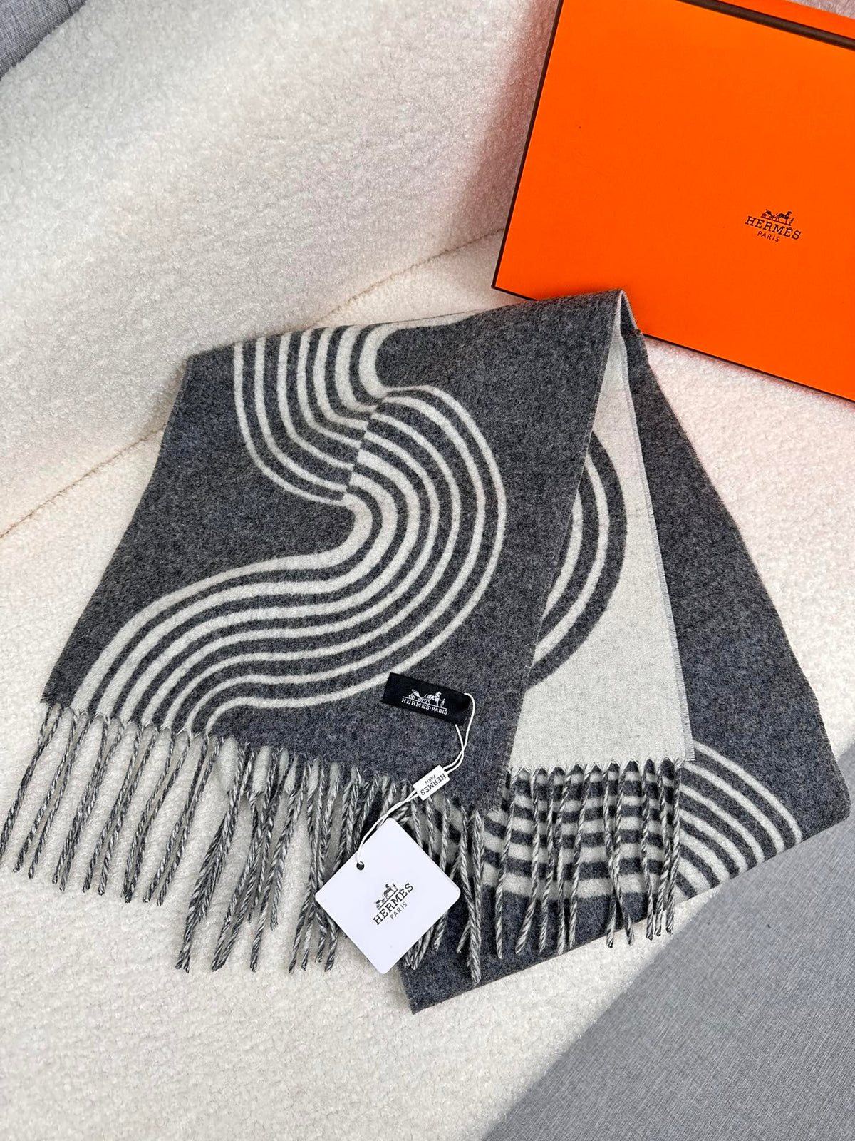 velvet minimalist Scarf for men - alternate angle view 3