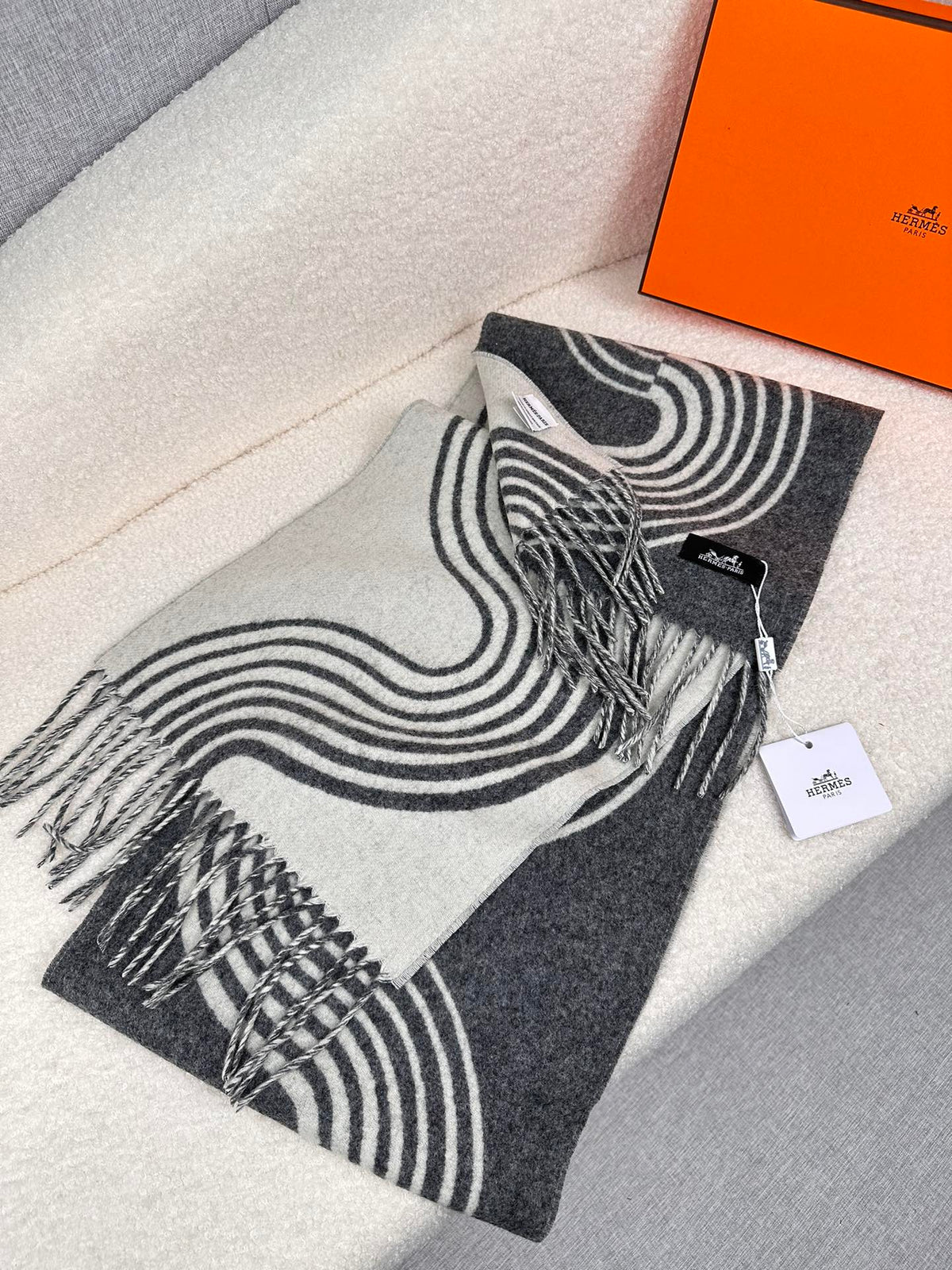 velvet minimalist Scarf for men - alternate angle view 6