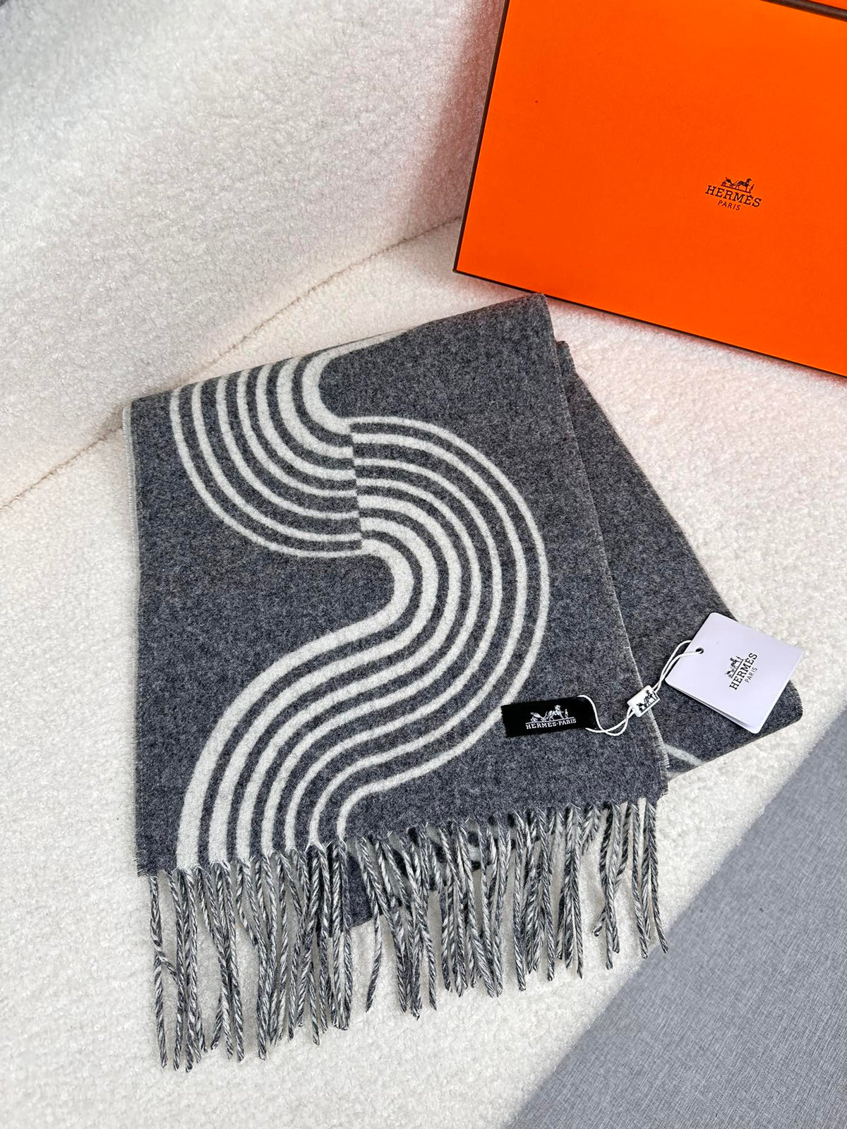 velvet minimalist Scarf for men - alternate angle view 2