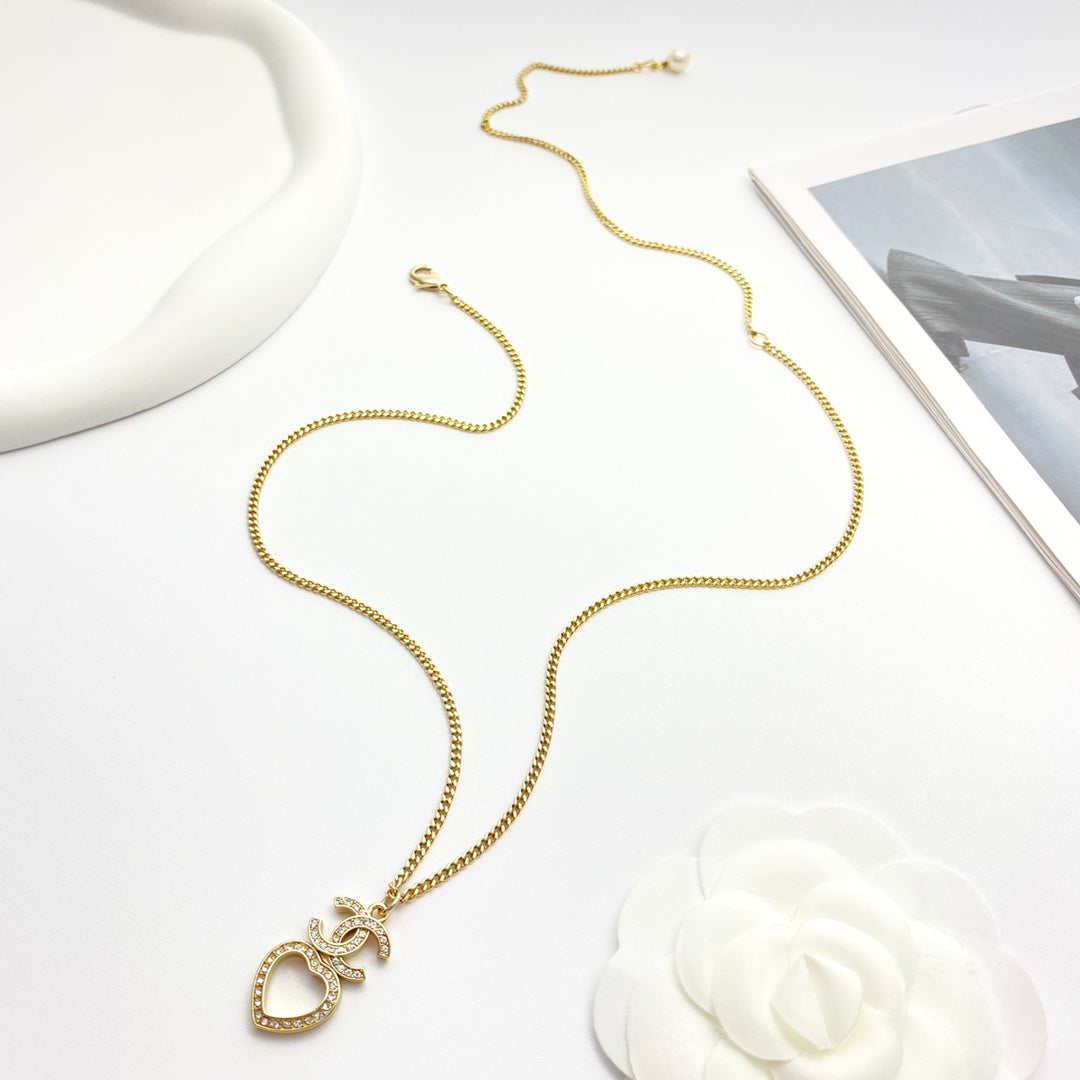 heart Necklace for women - alternate angle view 4