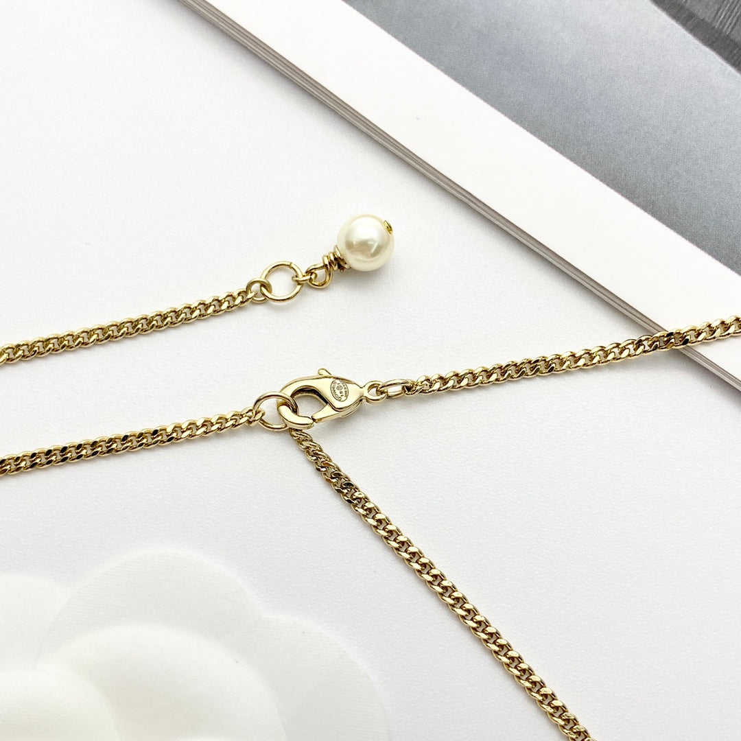 heart Necklace for women - alternate angle view 7