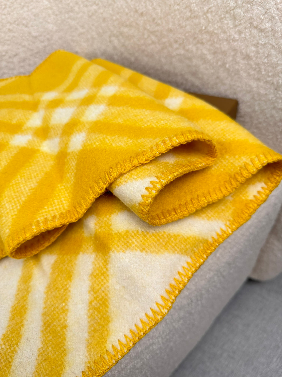 yellow velvet inlaid Scarf for women - alternate angle view 9