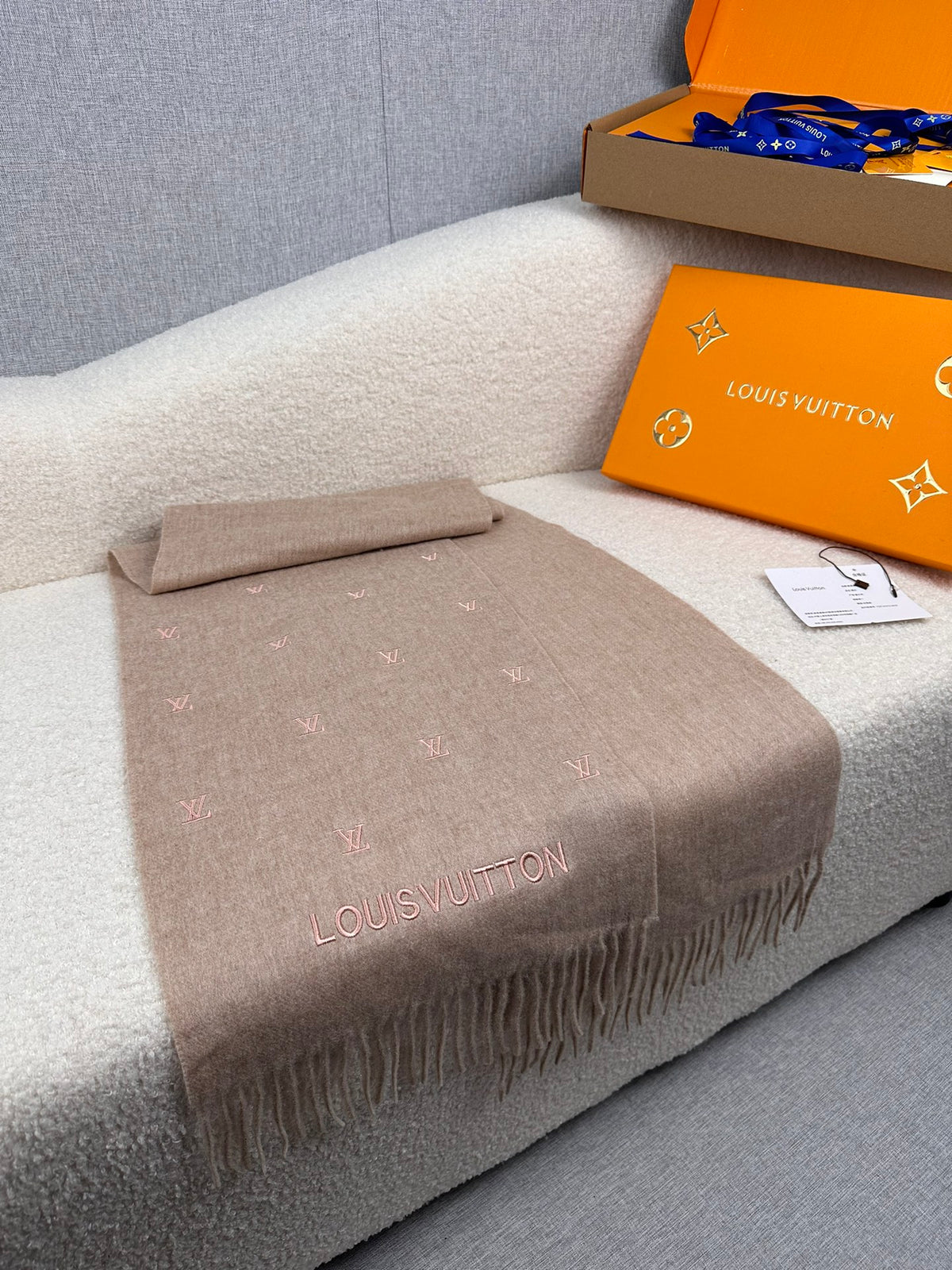 velvet minimalist Scarf for men - alternate angle view 7